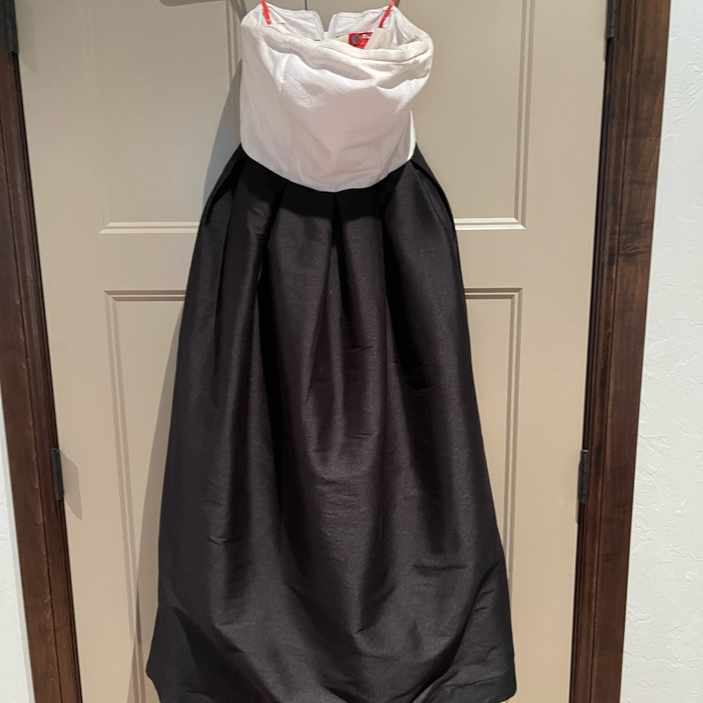 Monique Lhuilier black white high low dress